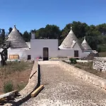 Trulli Nel Cuore Della Valle D'itria Con Piscina Privata