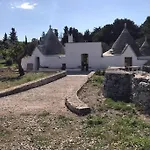 Trulli Nel Cuore Della Valle D'itria Con Piscina Privata