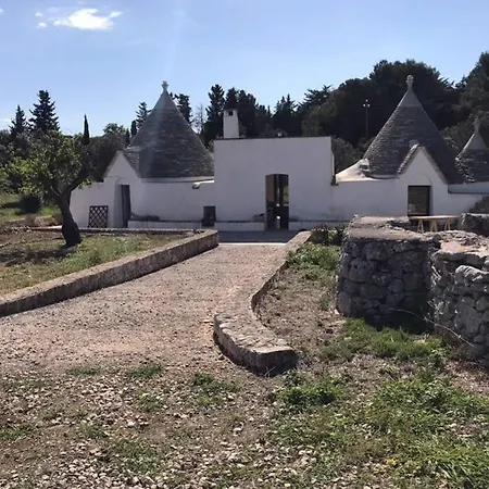Trulli Nel Cuore Della Valle D'itria Con Piscina Privata